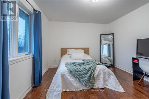 152 Central Avenue, Grimsby, ON - Indoor Photo Showing Bedroom