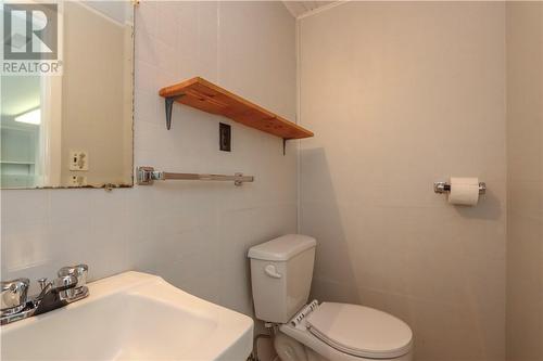 633 Beaton Avenue, Sudbury, ON - Indoor Photo Showing Bathroom