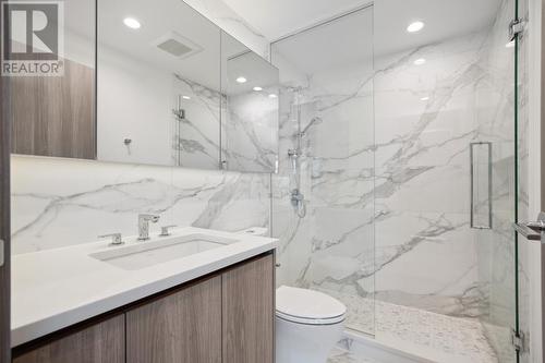 3803 4880 Lougheed, Burnaby, BC - Indoor Photo Showing Bathroom