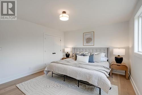 3453 Spruce Ave, Burlington, ON - Indoor Photo Showing Bedroom