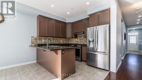 1516 Farmstead Drive S, Milton, ON - Indoor Photo Showing Kitchen With Upgraded Kitchen
