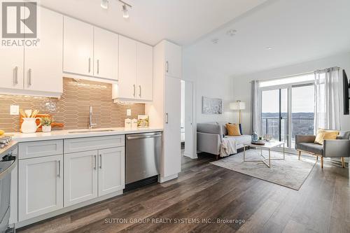 1801 - 2007 James Street, Burlington, ON - Indoor Photo Showing Kitchen With Upgraded Kitchen