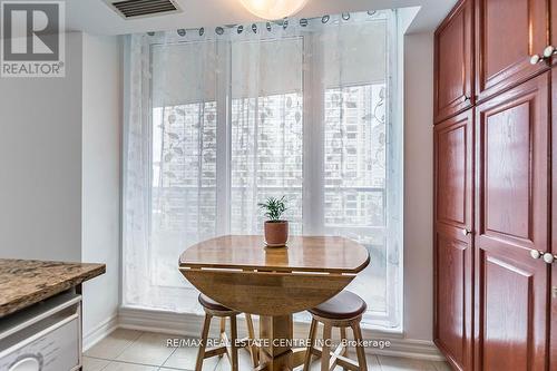 #1005 -1 Elm Dr, Mississauga, ON - Indoor Photo Showing Dining Room