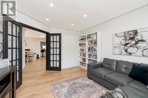 25 Somerville Rd, Halton Hills, ON - Indoor Photo Showing Living Room