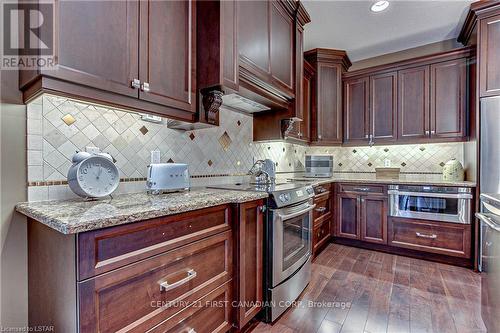 17 - 725 Eagletrace Drive, London, ON - Indoor Photo Showing Kitchen
