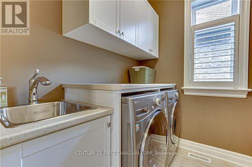 17 - 725 Eagletrace Drive, London, ON - Indoor Photo Showing Laundry Room