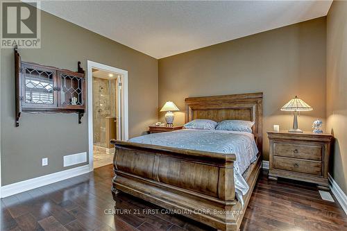 17 - 725 Eagletrace Drive, London, ON - Indoor Photo Showing Bedroom