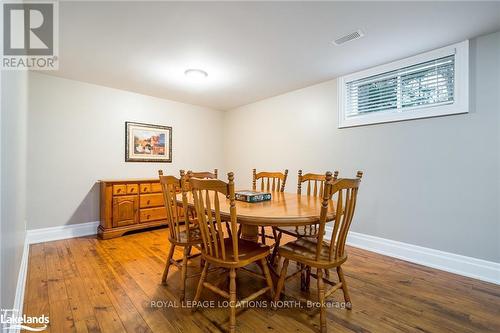 111 Earl Street, Wasaga Beach, ON - Indoor Photo Showing Dining Room