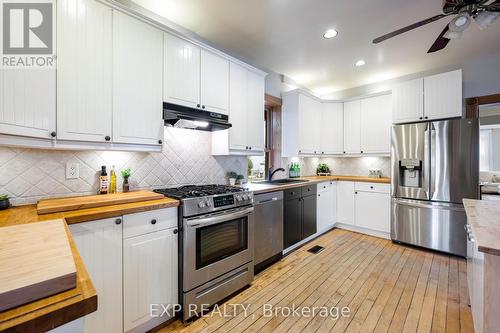 36 Ninth St, Collingwood, ON - Indoor Photo Showing Kitchen With Upgraded Kitchen