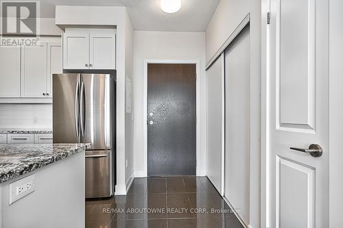 #434 -216 Oak Park Blvd, Oakville, ON - Indoor Photo Showing Kitchen With Stainless Steel Kitchen With Upgraded Kitchen