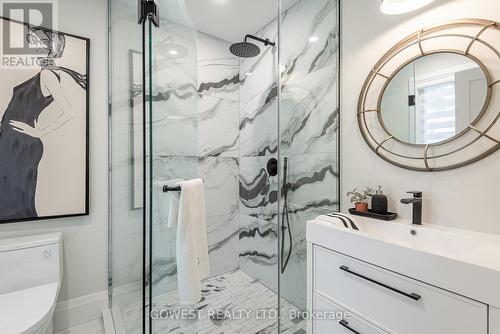1300 1 Side Road, Burlington, ON - Indoor Photo Showing Bathroom