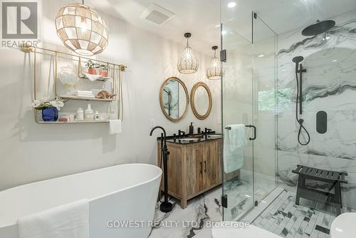 1300 1 Side Rd, Burlington, ON - Indoor Photo Showing Bathroom