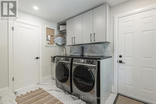 1300 1 Side Road, Burlington, ON - Indoor Photo Showing Laundry Room