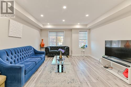 28 - 50 Hillcrest Avenue, Brampton, ON - Indoor Photo Showing Living Room