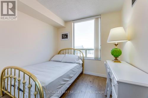 #908 -265 Enfield Pl, Mississauga, ON - Indoor Photo Showing Bedroom