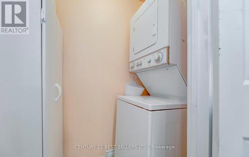 #908 -265 Enfield Pl, Mississauga, ON -  Photo Showing Laundry Room