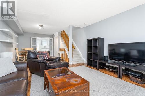 1290 Woodhill Crt, Mississauga, ON - Indoor Photo Showing Living Room