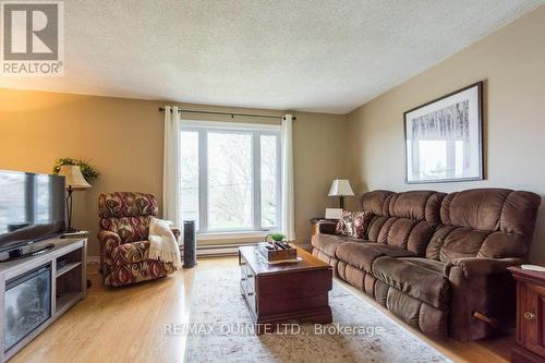 3 Cumberland Street, Prince Edward County, ON - Indoor Photo Showing Living Room