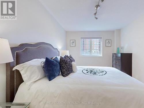 33 King William Crescent, Richmond Hill, ON - Indoor Photo Showing Bedroom