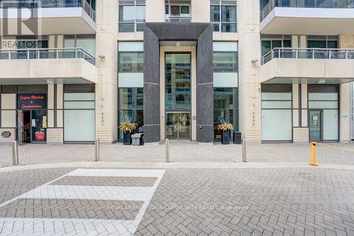 #202 -9201 Yonge St, Richmond Hill, ON - Outdoor With Facade