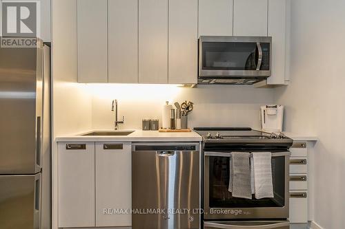B315 - 271 Sea Ray Avenue, Innisfil, ON - Indoor Photo Showing Kitchen With Upgraded Kitchen
