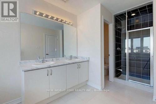 203 Brownley Lane, Essa, ON - Indoor Photo Showing Bathroom