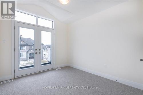 32 Daisy Street, Springwater, ON - Indoor Photo Showing Other Room
