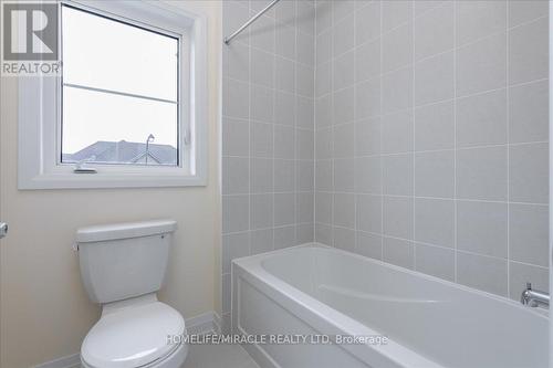 32 Daisy Street, Springwater, ON - Indoor Photo Showing Bathroom