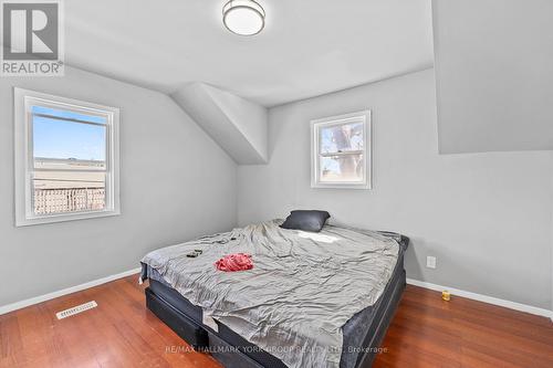 355 Lakeland Cres, Brock, ON - Indoor Photo Showing Bedroom
