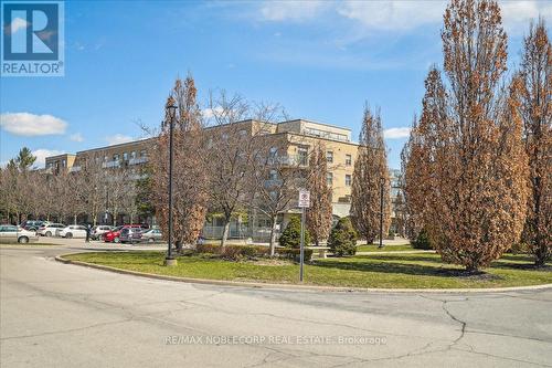 #114 -2506 Rutherford Rd, Vaughan, ON - Outdoor