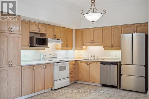 #114 -2506 Rutherford Rd, Vaughan, ON - Indoor Photo Showing Kitchen