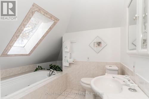 342 Seventh St W, Midland, ON - Indoor Photo Showing Bathroom