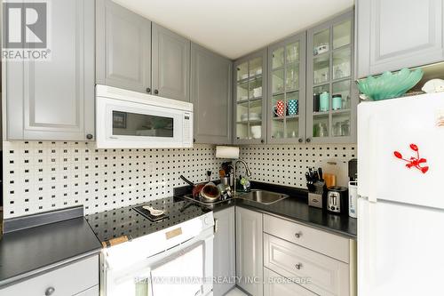 78 Westmoreland Ave E, Toronto, ON - Indoor Photo Showing Kitchen