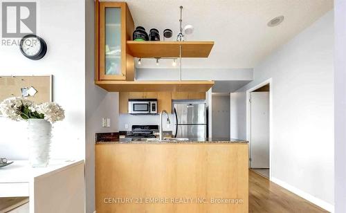 1210 - 5 Mariner Terrace, Toronto, ON - Indoor Photo Showing Kitchen