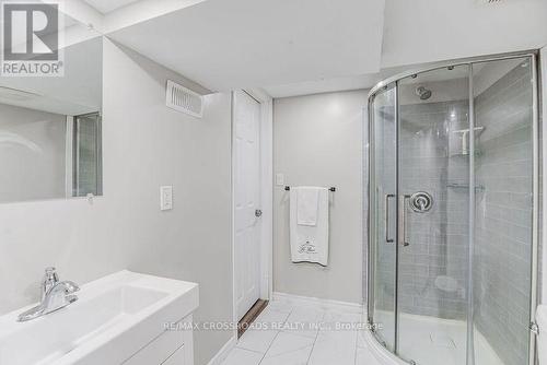 5 Durham St, Ajax, ON - Indoor Photo Showing Bathroom