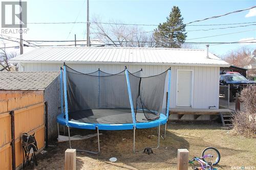 834 6Th Avenue Nw, Moose Jaw, SK - Outdoor