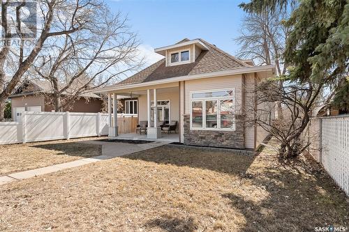 645 Hochelaga Street W, Moose Jaw, SK - Outdoor With Deck Patio Veranda