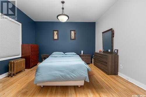645 Hochelaga Street W, Moose Jaw, SK - Indoor Photo Showing Bedroom