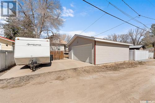 645 Hochelaga Street W, Moose Jaw, SK - Outdoor