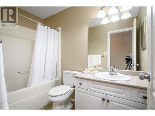 124 Sarsons Road Unit# 97, Vernon, BC - Indoor Photo Showing Bathroom