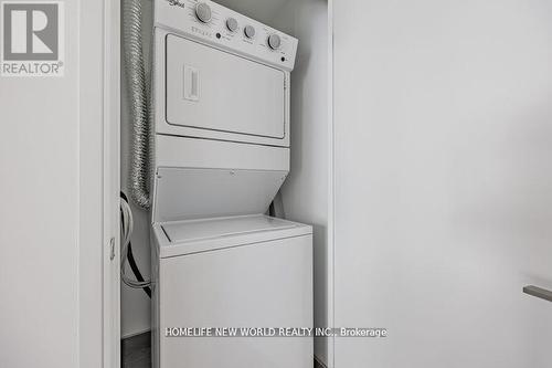 #250 -621 Sheppard Ave E, Toronto, ON - Indoor Photo Showing Laundry Room