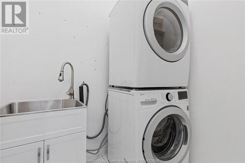 3723 Prairie Court, Windsor, ON - Indoor Photo Showing Laundry Room