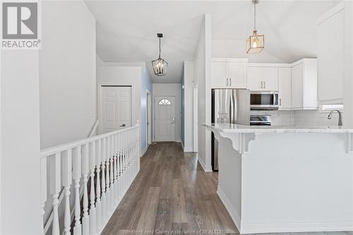 3723 Prairie Court, Windsor, ON - Indoor Photo Showing Kitchen With Upgraded Kitchen