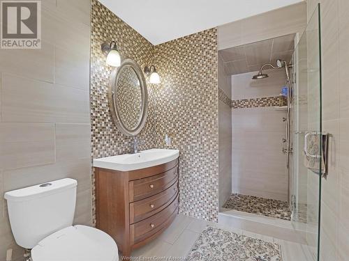 743 Old Tecumseh Road, Lakeshore, ON - Indoor Photo Showing Bathroom