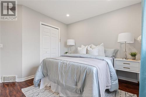 2211 California Avenue, Windsor, ON - Indoor Photo Showing Bedroom