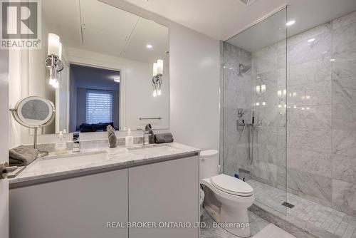 #409 -128 Pears Ave, Toronto, ON - Indoor Photo Showing Bathroom