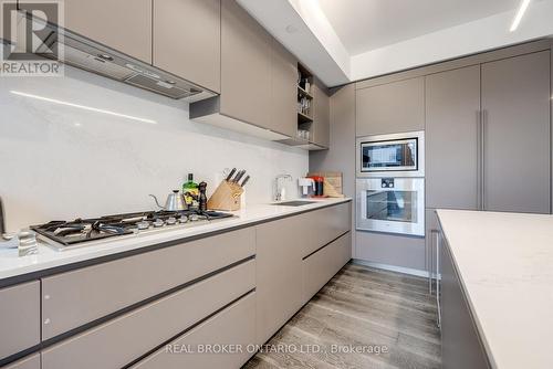 409 - 128 Pears Avenue, Toronto, ON - Indoor Photo Showing Kitchen With Upgraded Kitchen