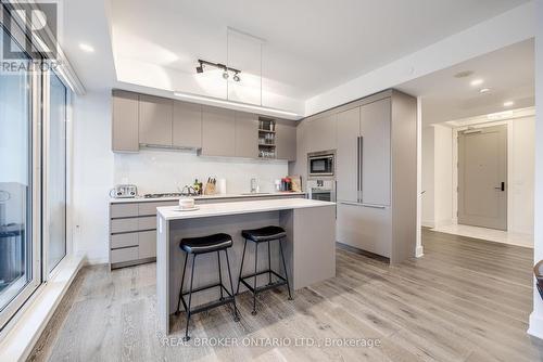 #409 -128 Pears Ave, Toronto, ON - Indoor Photo Showing Kitchen With Upgraded Kitchen