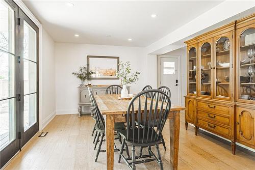 104 Price Avenue, Hamilton, ON - Indoor Photo Showing Kitchen With Upgraded Kitchen