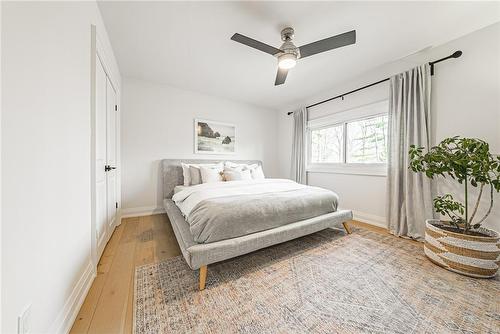 104 Price Avenue, Hamilton, ON - Indoor Photo Showing Bedroom